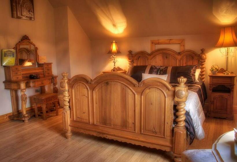 اتاق لوکس با تخت بزرگ, Walkers Nest