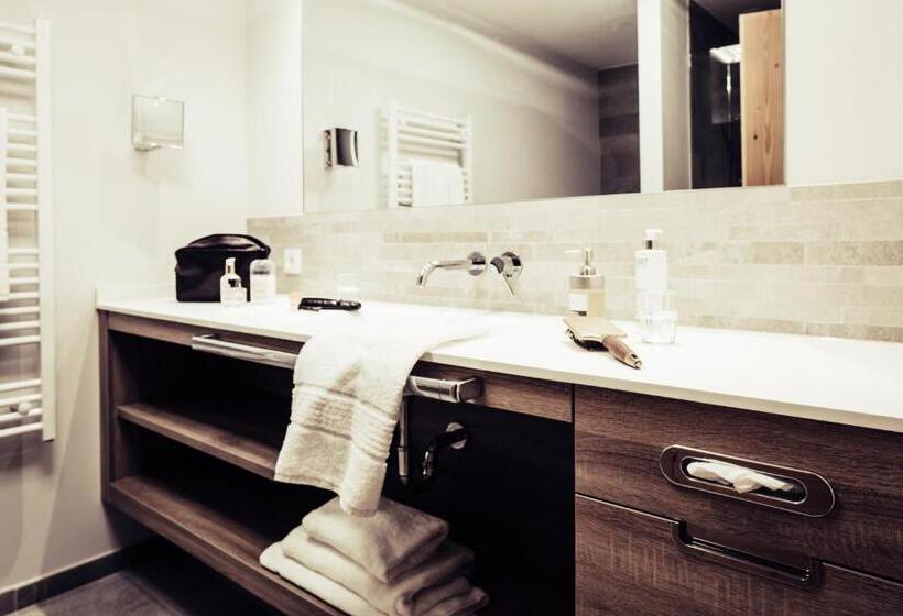 اتاق لوکس با بالکن, Biohotel Bergzeit