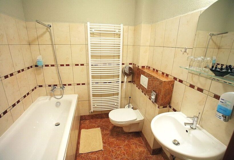 اتاق استاندارد, Bešeňová