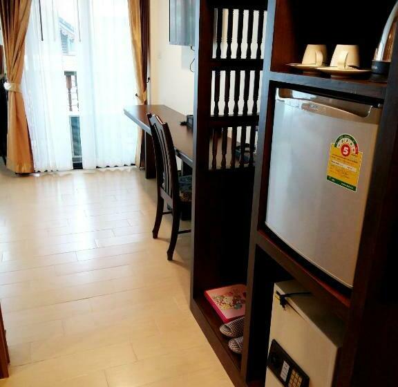 اتاق استاندارد سه تخته با چشم‌انداز استخر, Md Boutique