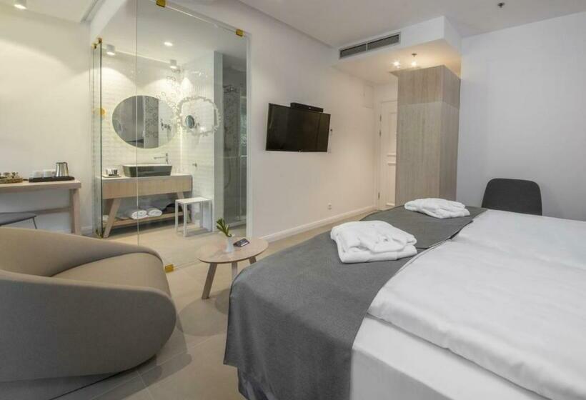 اتاق سوپریور با بالکن, Bluesun Hotel Jadran