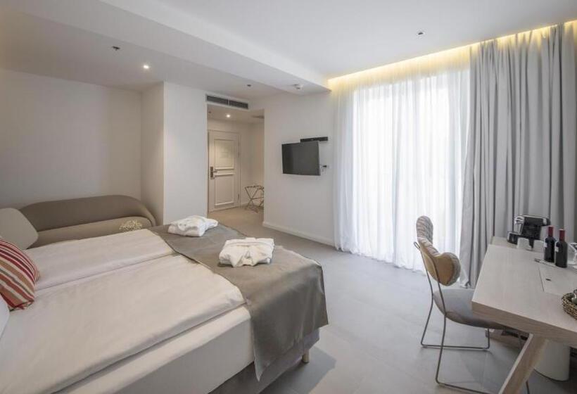 سوییت جونیور, Bluesun Hotel Jadran