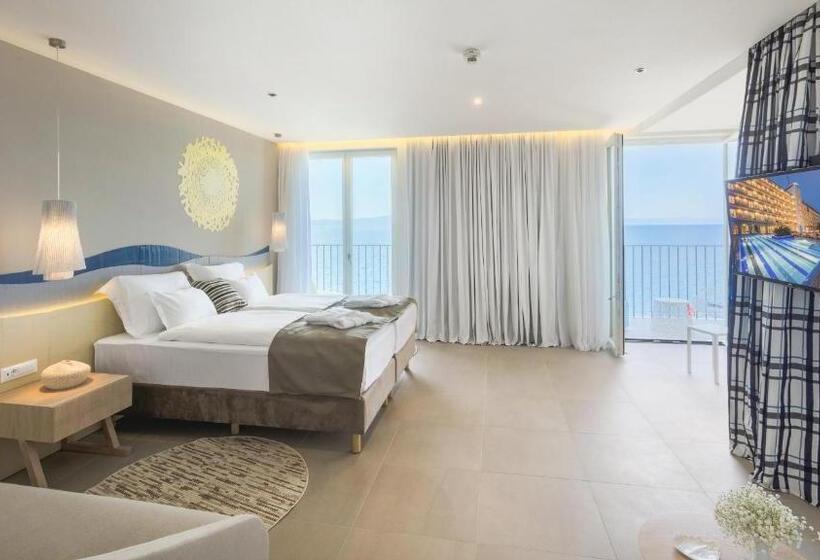 سوییت جونیور با چشم‌انداز دریا, Bluesun Hotel Jadran