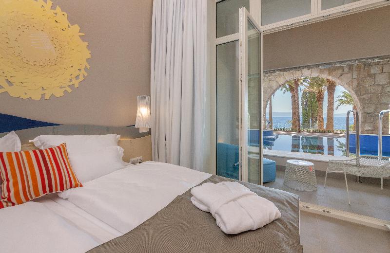 سوییت جونیور با چشم‌انداز دریا, Bluesun Hotel Jadran