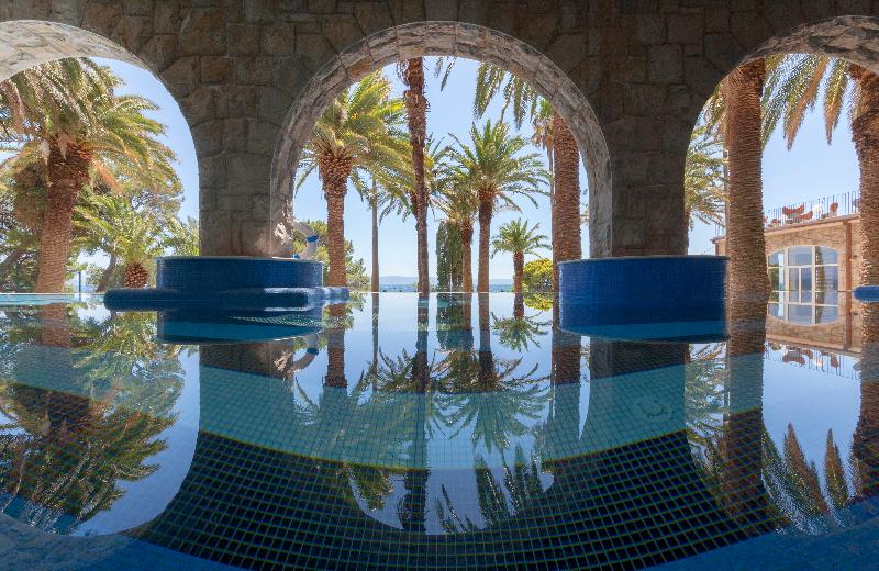 سوییت جونیور با چشم‌انداز دریا, Bluesun Hotel Jadran