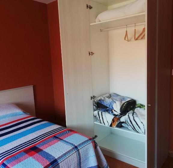 اتاق استاندارد با بالکن, Albergue O Encontro   Hostel