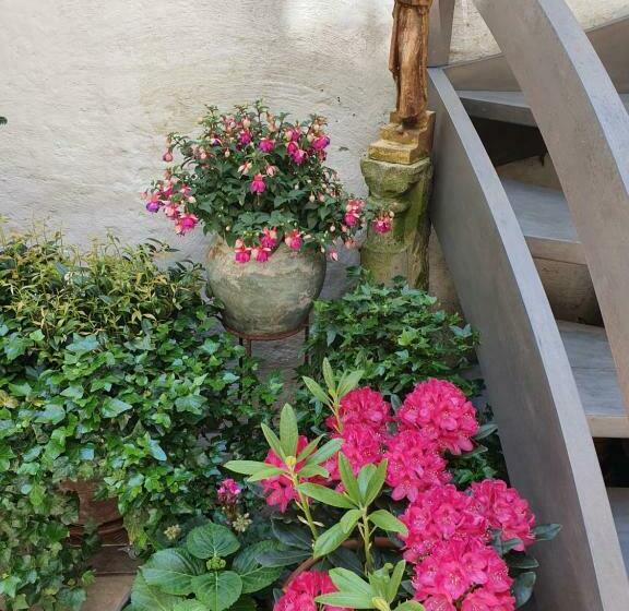 سوئیت با وان آب گرم, B&b Huyze Walburga