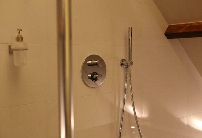 اتاق استاندارد سه نفره, B&b Villa Emma