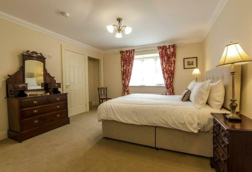 اتاق لوکس با تخت بزرگ, College Hill House