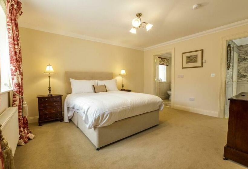 اتاق لوکس با تخت بزرگ, College Hill House