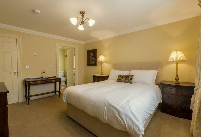 اتاق لوکس با تخت بزرگ, College Hill House