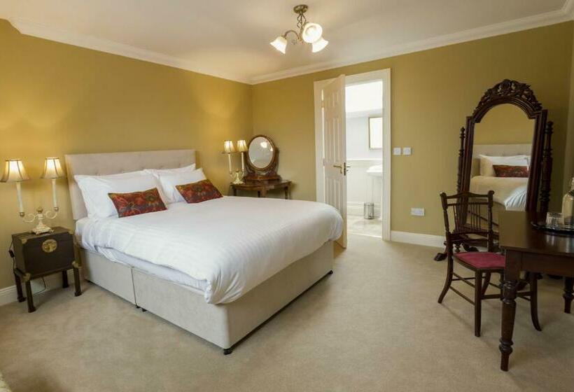اتاق لوکس با تخت بزرگ, College Hill House