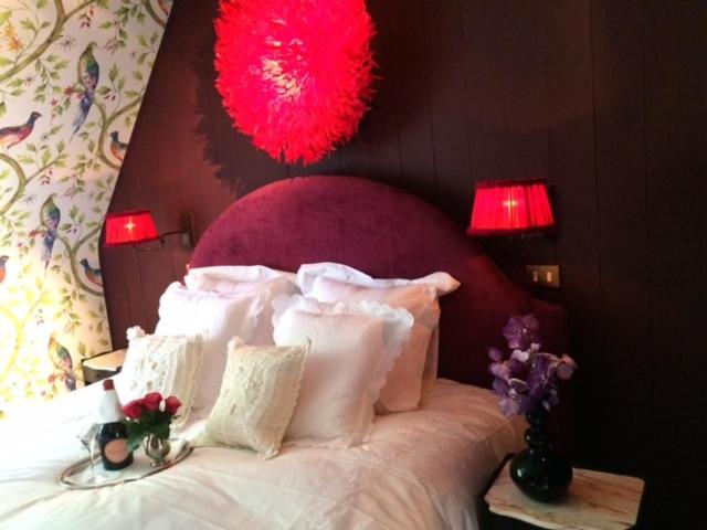 سوئیت جونیور با چشم‌انداز, Exclusive Suites The Secret Garden