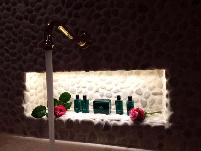 سوئیت جونیور با چشم‌انداز, Exclusive Suites The Secret Garden