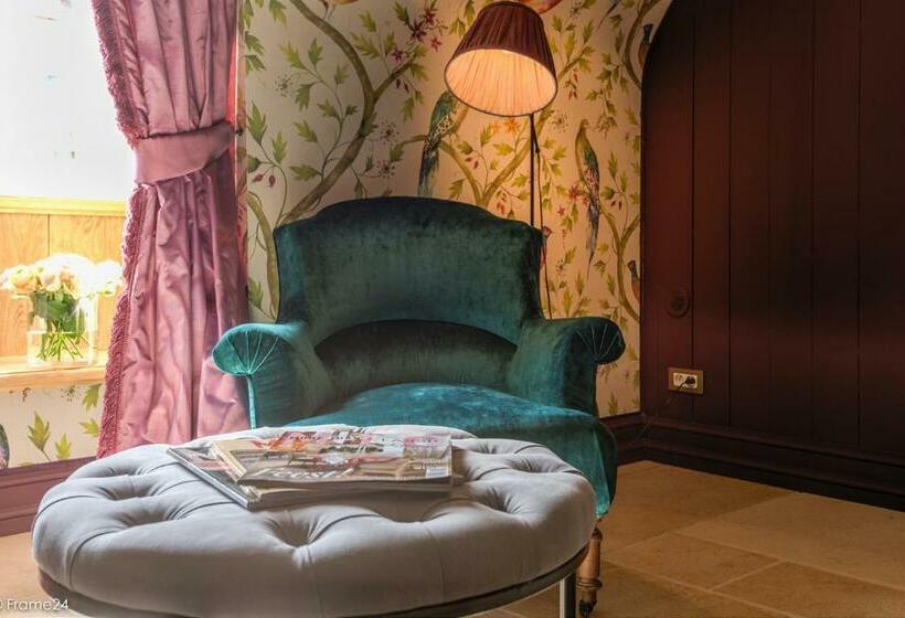 سوئیت جونیور با چشم‌انداز, Exclusive Suites The Secret Garden