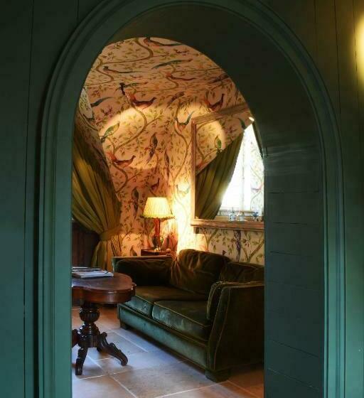 سوئیت جونیور با چشم‌انداز, Exclusive Suites The Secret Garden