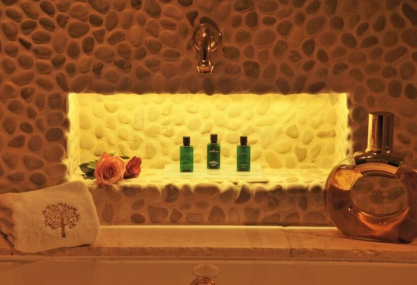 سوئیت جونیور با چشم‌انداز, Exclusive Suites The Secret Garden