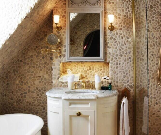 سوئیت جونیور با چشم‌انداز, Exclusive Suites The Secret Garden
