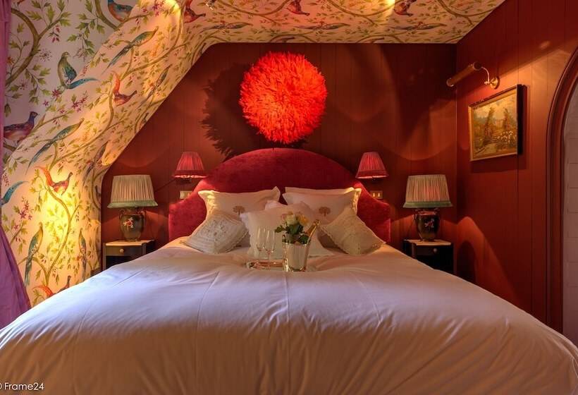 سوئیت جونیور با چشم‌انداز, Exclusive Suites The Secret Garden