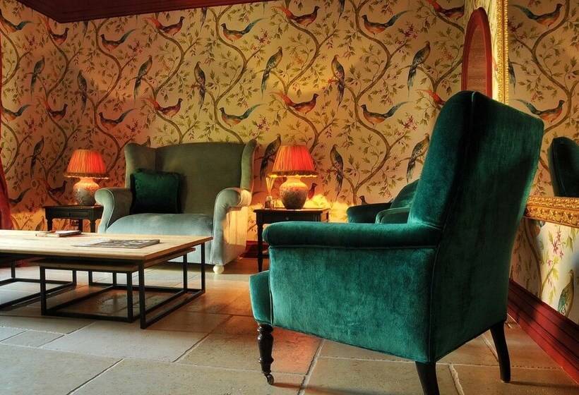 سوئیت جونیور با چشم‌انداز, Exclusive Suites The Secret Garden