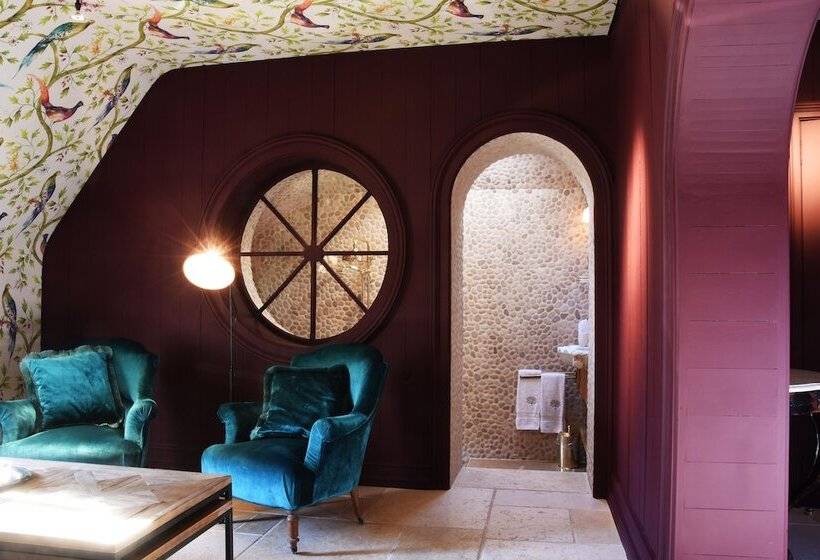 سوئیت جونیور با چشم‌انداز, Exclusive Suites The Secret Garden