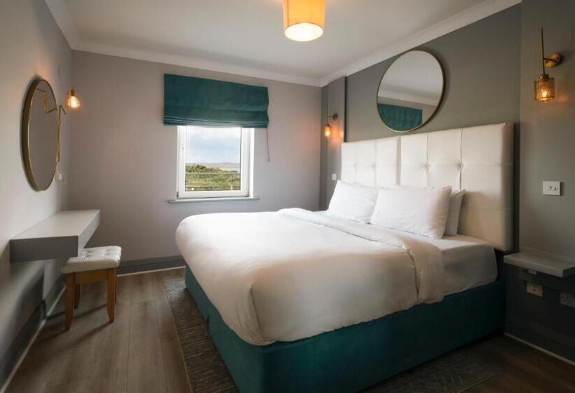 سوئیت جونیور با چشم‌انداز کوهستان, Connemara Sands Hotel & Spa