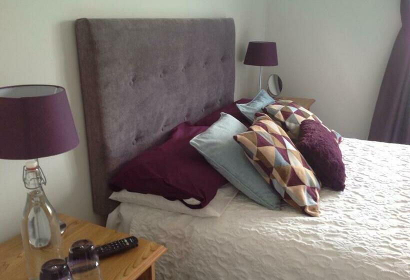 اتاق لوکس با تخت بزرگ, The Well Bed & Breakfast