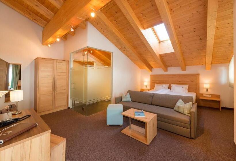 اتاق استاندارد چهارنفره با بالکن, Alpinhotel Monte Superior   Silvretta Card Premium Betrieb