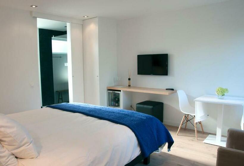 اتاق لوکس, B&b Aquavit