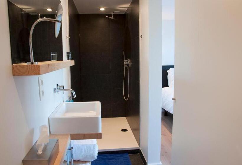 اتاق لوکس, B&b Aquavit