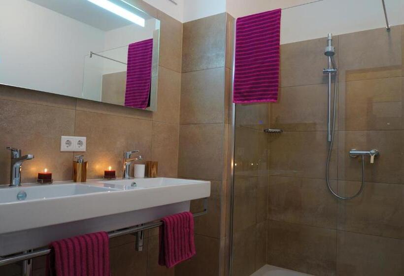 آپارتمان 2 خوابه با بالکن, Aparthotel Bergtraum