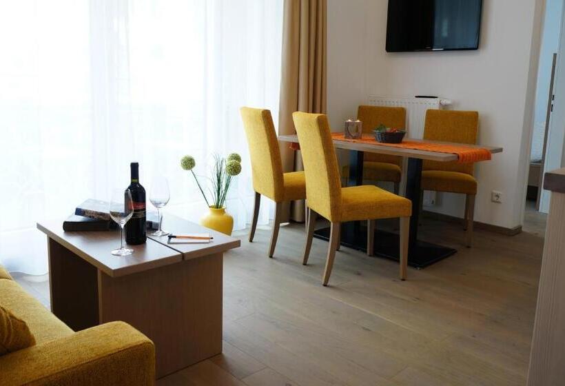اتاق خانوادگی, Aparthotel Bergtraum