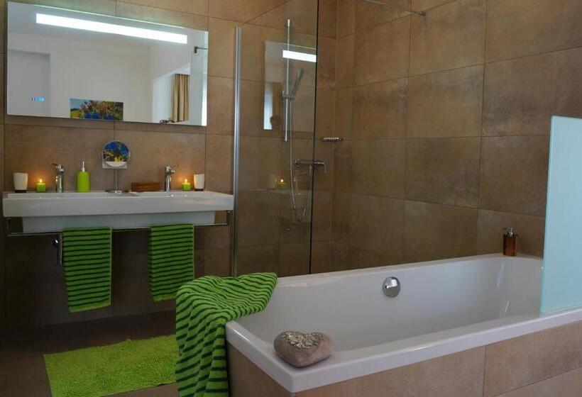 سوئیت با بالکن, Aparthotel Bergtraum