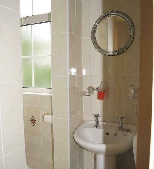 اتاق اکونومی, Shandon Bells Guest House