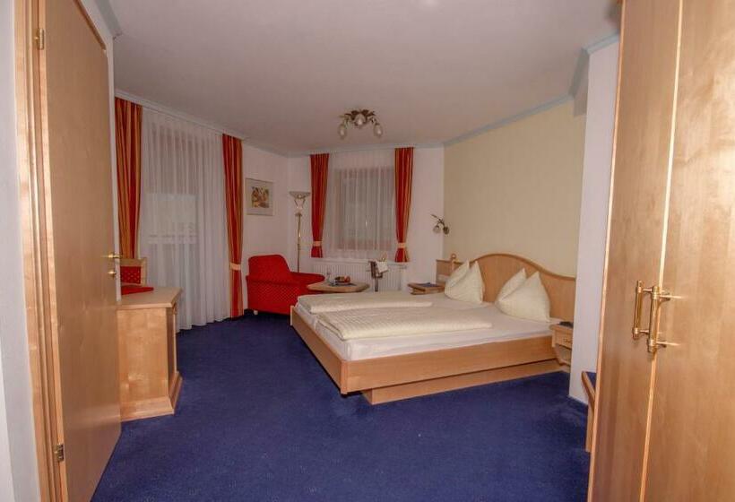اتاق استاندارد با بالکن, Berg & Spa Hotel Urslauerhof
