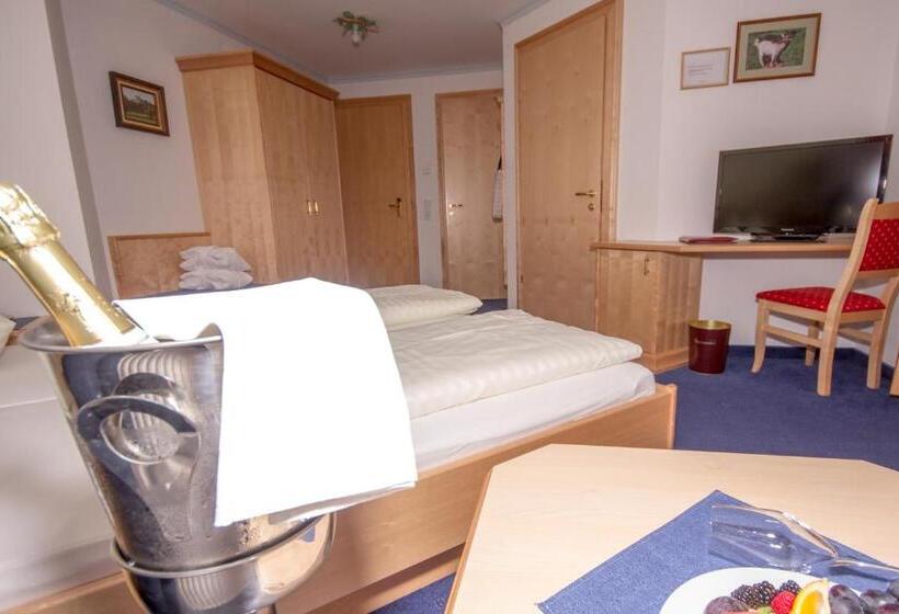 اتاق استاندارد با بالکن, Berg & Spa Hotel Urslauerhof