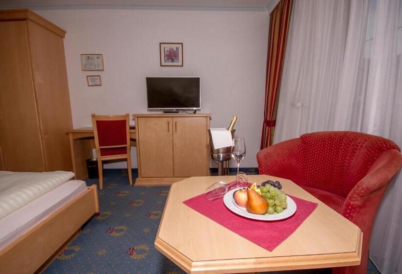 اتاق استاندارد با بالکن, Berg & Spa Hotel Urslauerhof