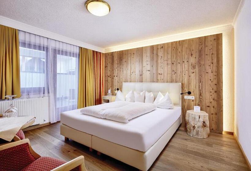 اتاق استاندارد یک تخته با بالکن, Alpine Resort Goies Superior