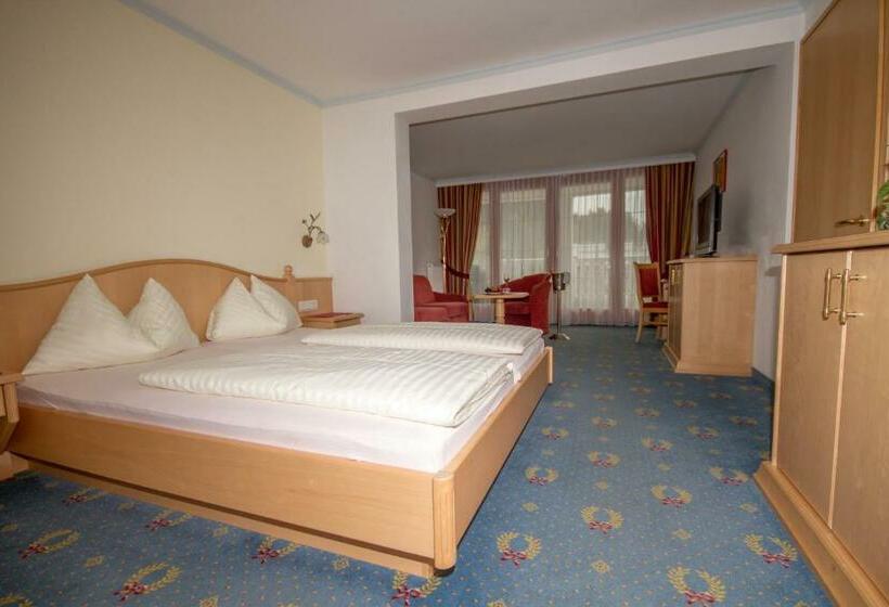 سوئیت با بالکن, Berg & Spa Hotel Urslauerhof