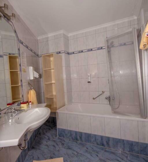 سوییت جونیور با بالکن, Berg & Spa Hotel Urslauerhof