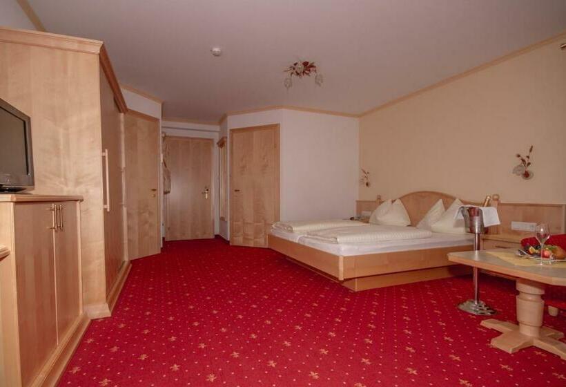 سوییت جونیور با بالکن, Berg & Spa Hotel Urslauerhof