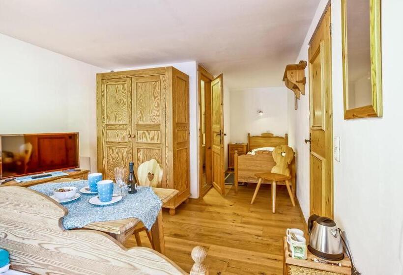 اتاق استاندارد سه نفره, Gasthaus Auwirt