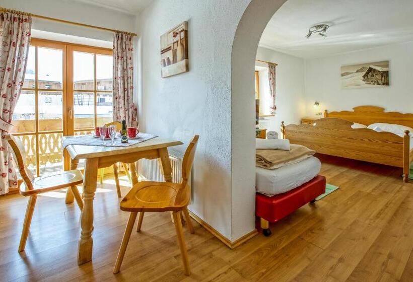 اتاق استاندارد سه نفره, Gasthaus Auwirt