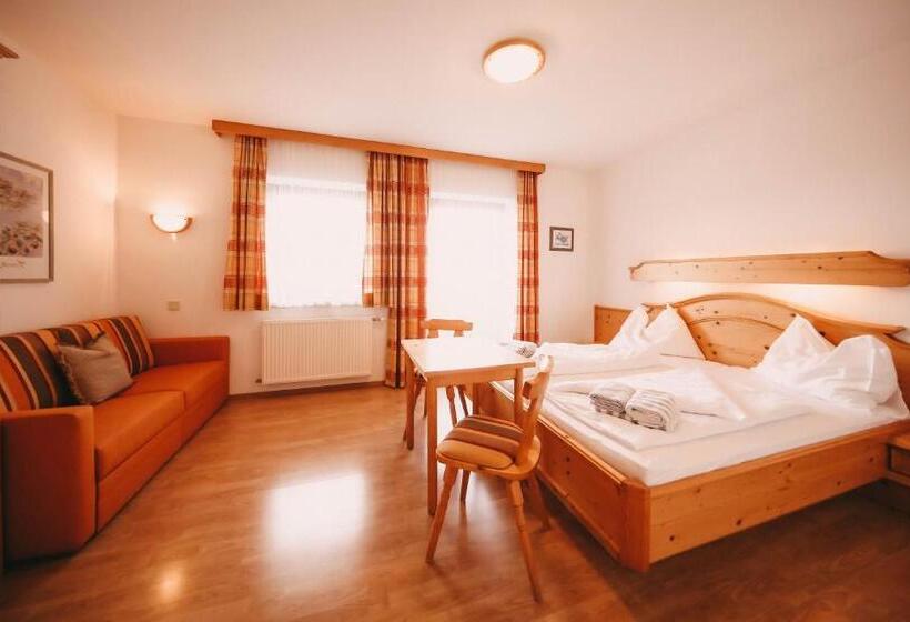 اتاق خانوادگی, Posers Bergwelt B&b