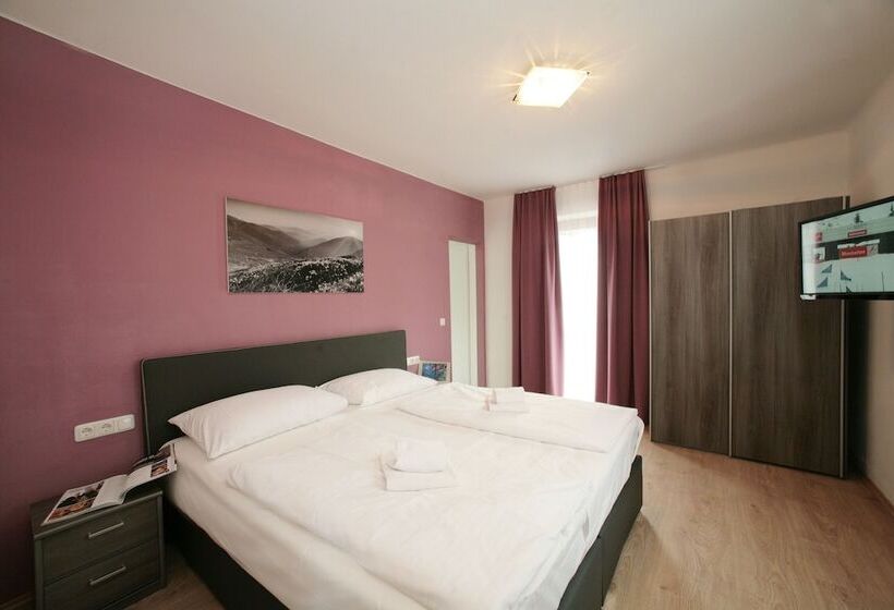 اتاق استاندارد با بالکن, Lake And Cityhotel Edelweiss   Self Check In