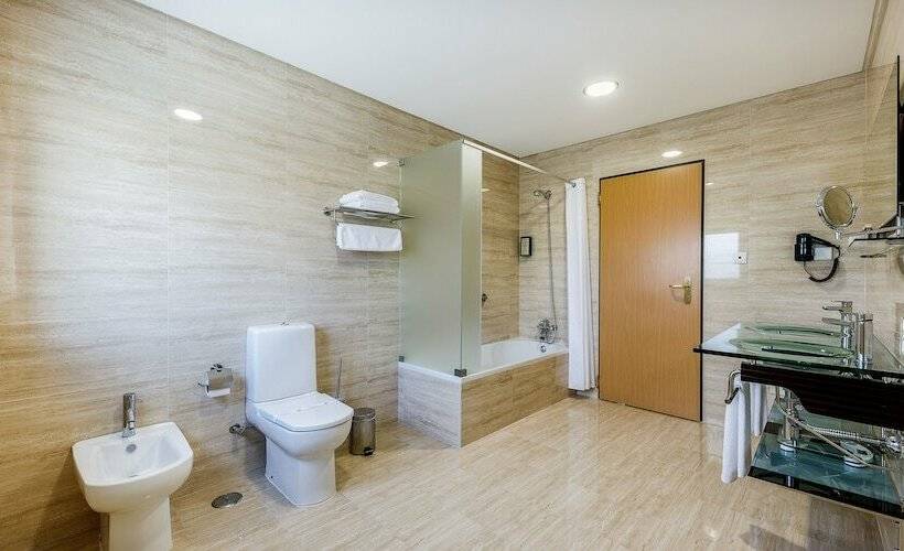 اتاق استاندارد سه نفره, Aurea Fatima Hotel Congress & Spa