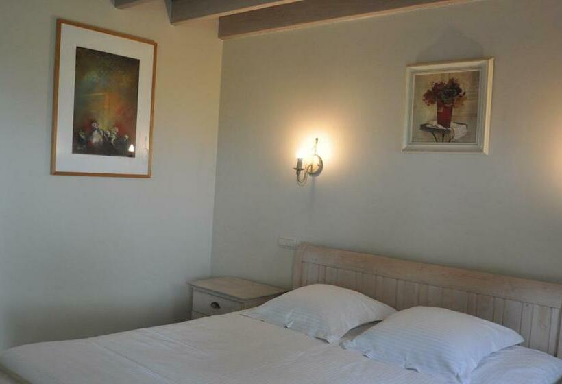 اتاق خانوادگی با چشم‌انداز باغ, B&b Knotwilgenhoeve