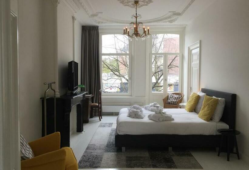سوییت, Nine T Teen Bed And Boutique