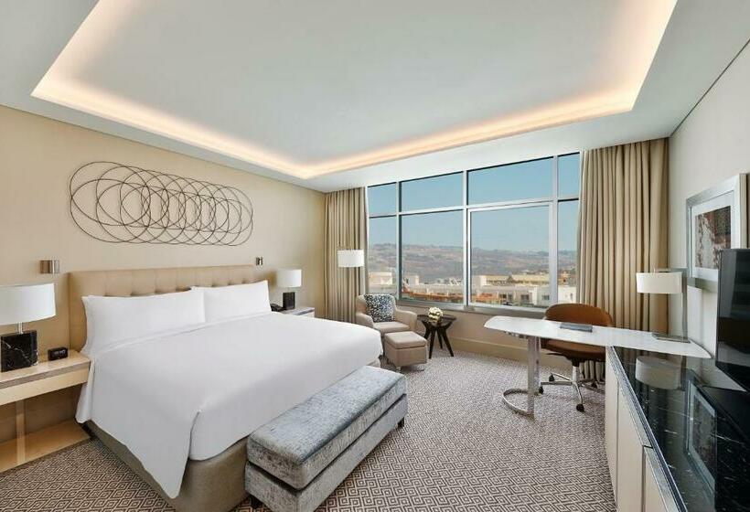 带大床的行政房间, Hilton Tangier City Center