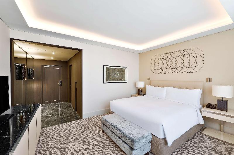带大床的标准间, Hilton Tangier City Center
